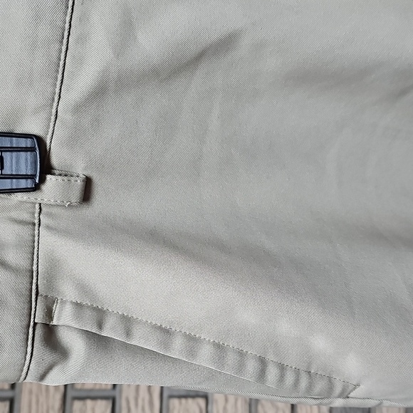 Izod Golf Shorts Sz 33 Khaki Color Performx Golf - Picture 2 of 9